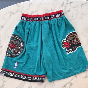 Vancouver Grizzlies Just Don Vintage 1995-96 Mesh Shorts Size XL
